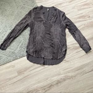 XCVI EMBROIDERED LONG SLEEVE VNECK BLOUSE GRAY Sz L